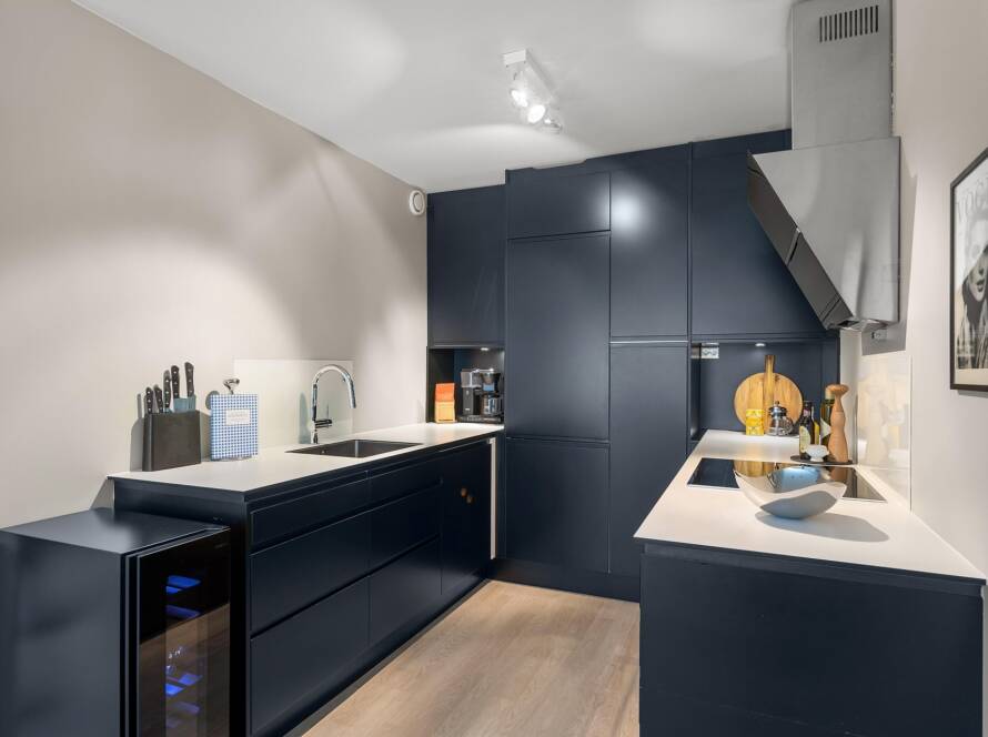 smukt-designet-interioer-i-et-moderne-koekken