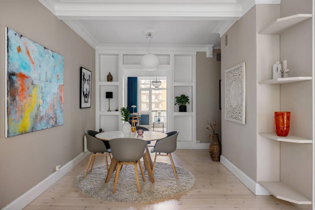 Afbalancerede Rum i Bløde Neutrale Toner – Professionel Maler