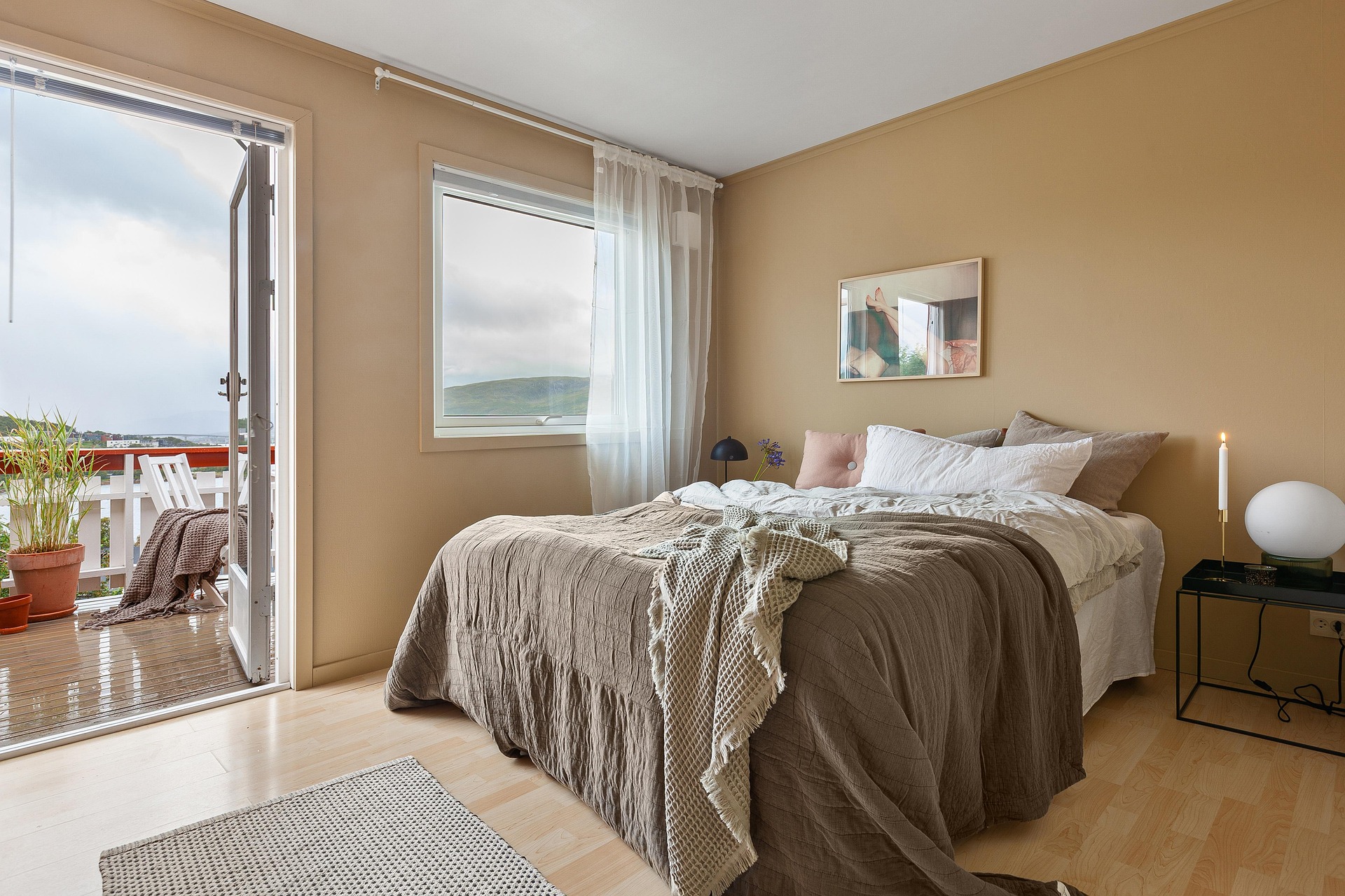 Roligt Soveværelse i Naturlig Harmoni