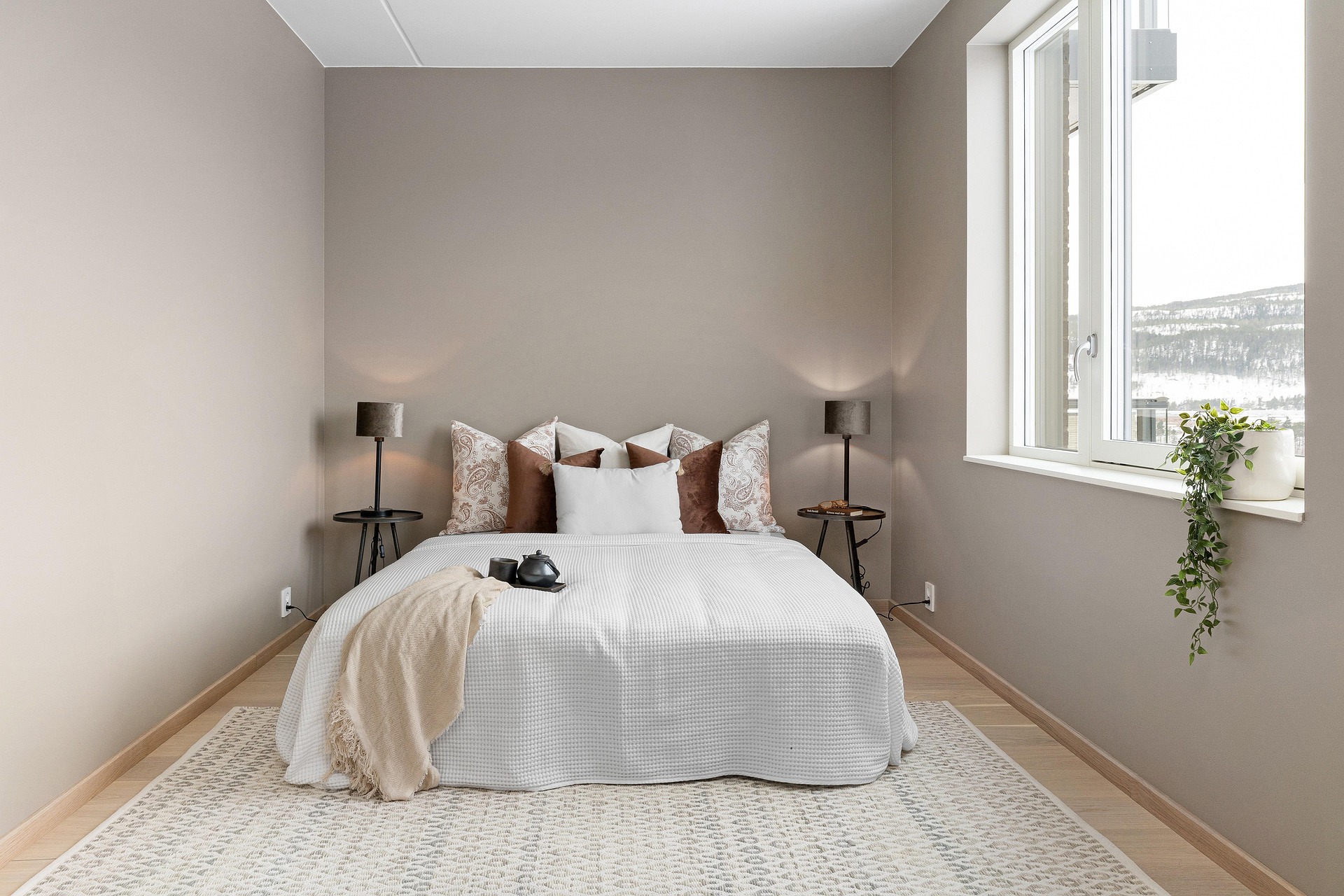 Afbalancerede Rum i Bløde Neutrale Toner